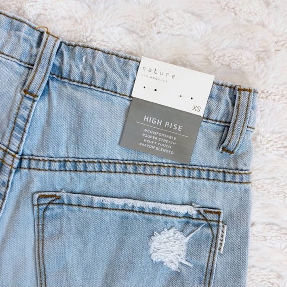 NWT Light Wash High Waist Cutoff Jean Shorts - Picture 3 of 10